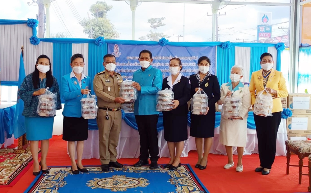ร้อยเอ็ด จัดกิจกรรมโครงการน้ำพระทัยพระราชทานฯ เลี้ยงอาหารกลางวัน และมอบเครื่องอุปโภค สำหรับผู้ต้องขังหญิง