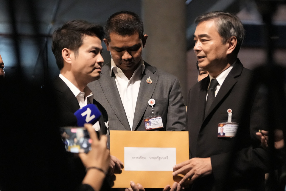 “อภิสิทธิ์” จี้ยื่นมาตรการป้องน้ำท่วมหาดใหญ่ปี 69 ดัน “ผู้ว่าฯ สงขลา” เจ้าภาพหลัก ด้าน “ภราดร” กางงบฯ 450 ล้านซ่อมคลอง ร.1