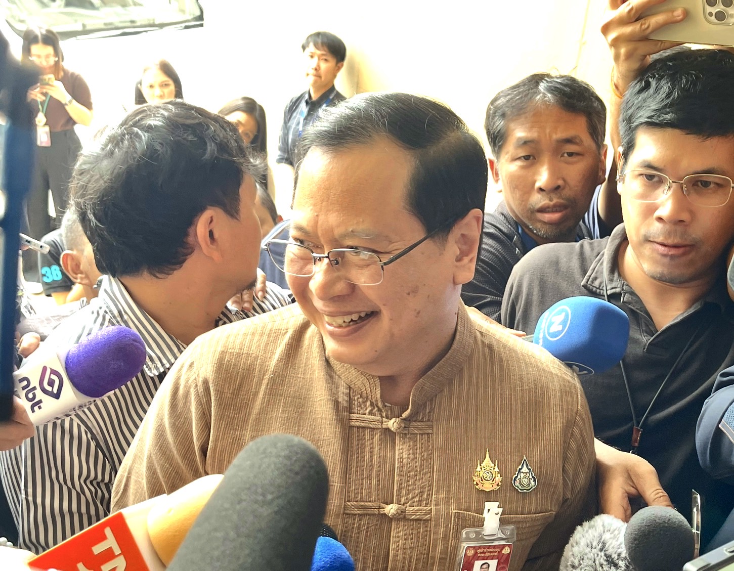 "เลขาฯกฤษฎีกา" ยันความเห็นเดิม "รัฐบาลรักษาการ" ยุบสภาฯไม่ได้ "ศาลรธน." มีอำนาจตีความ แต่เรื่องต้องเกิดก่อน