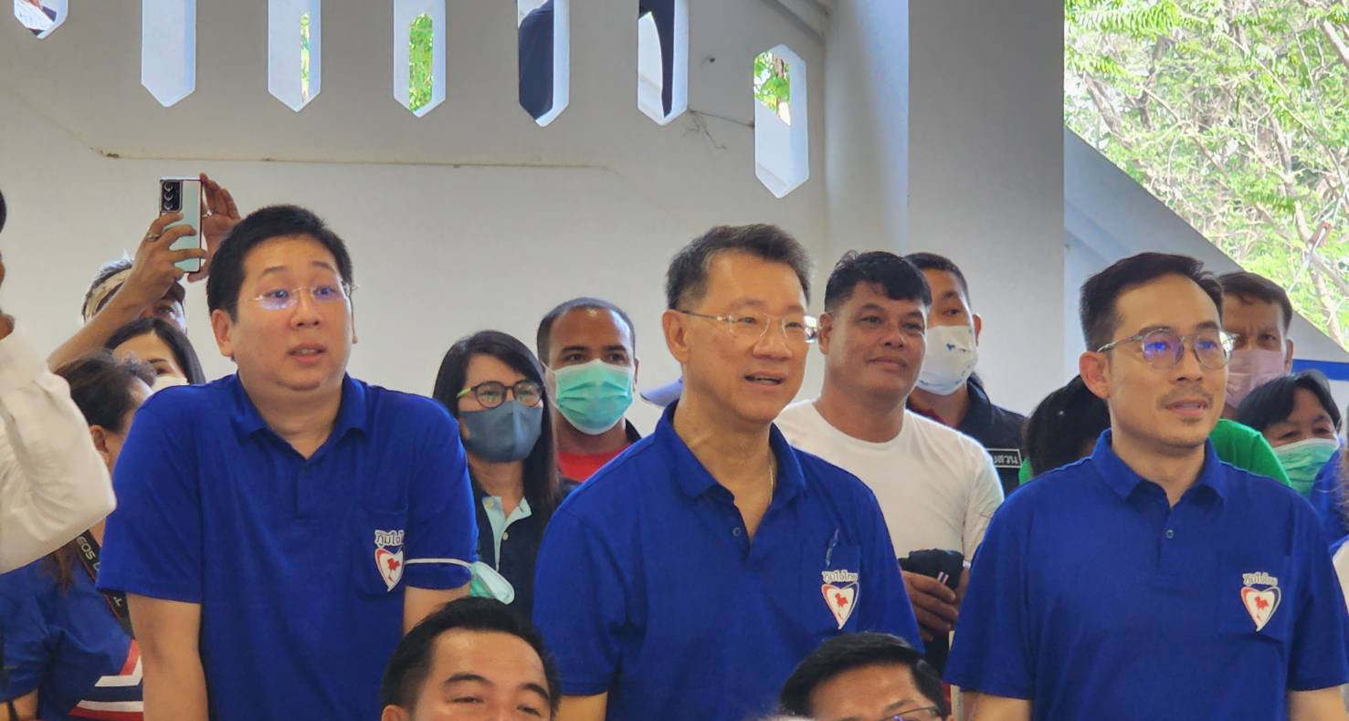 พิจิตรสมัคร ส.ส.วันแรกผู้สมัครจาก8พรรคพร้อมกองเชียร์นับหมื่นคนแห่มากันคึกคัก
