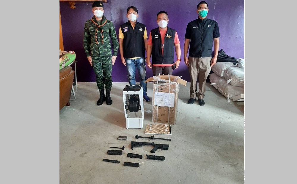 ตำรวจสภ.แม่สอดนำกำลังตรวจยึดอาวุธปืนพร้อมอุปกรณ์