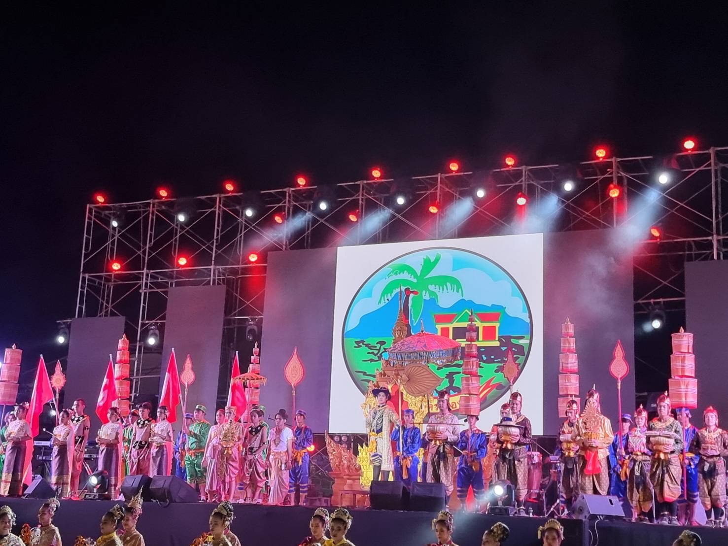 เปิดยิ่งใหญ่งานวันสมเด็จพระเจ้าตากสินมหาราช และงานกาชาดจังหวัดระยอง