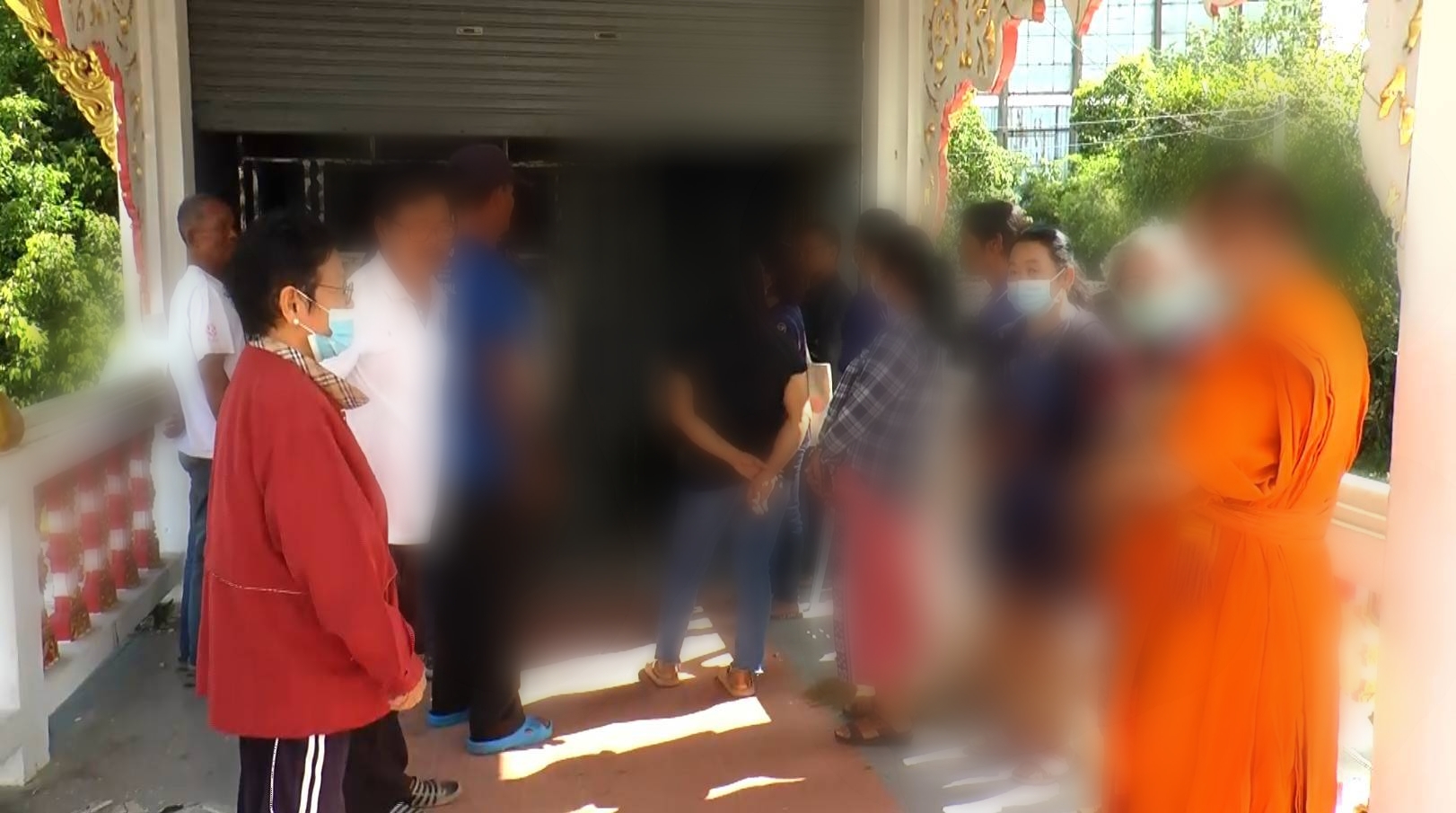 ชาวบ้านฮือไล่ "เจ้าอาวาส"​ ไม่พอใจรื้อเตาเผาศพ​-ตบไวยาวัจกร​