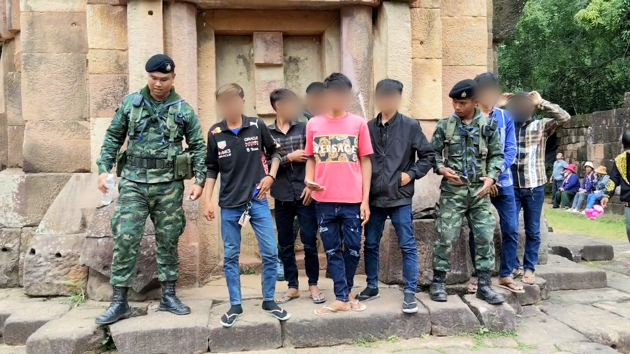 สุรินทร์ วัยรุ่นทรง A กัมพูชาทรงผม "แหวกจึงฮีง" ขึ้นมาถ่ายคลิป เชิญชวนวัยรุ่นกัมพูชามาตามนัดหมายเสาร์-อาทิตย์นี้