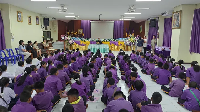 สร้างเกราะคุ้มกันเยาวชน! เทศบาลเมืองศรีราชาเปิดโครงการรณรงค์ป้องกันภัย HIV ในโรงเรียน