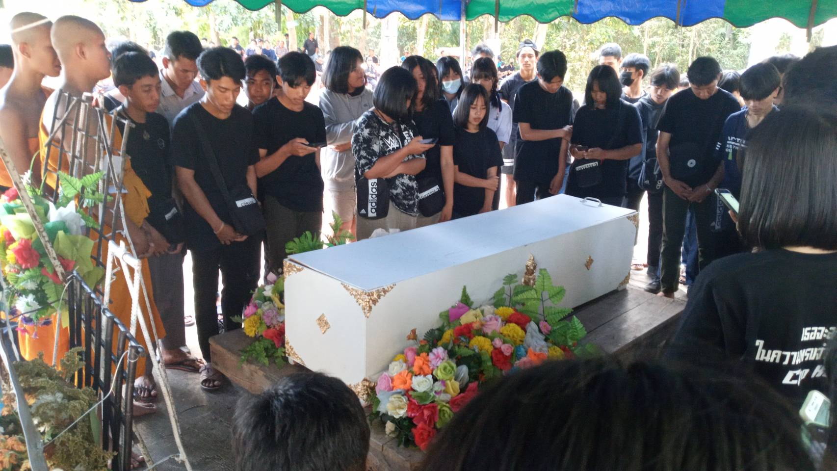 สุดเศร้า!! เผาน้องโชกุนเหยื่อวัยรุ่นรุมทำร้ายมีจิตเป็นกุศลบริจาคอวัยวะช่วยเหลือเพื่อนมนุษย์
