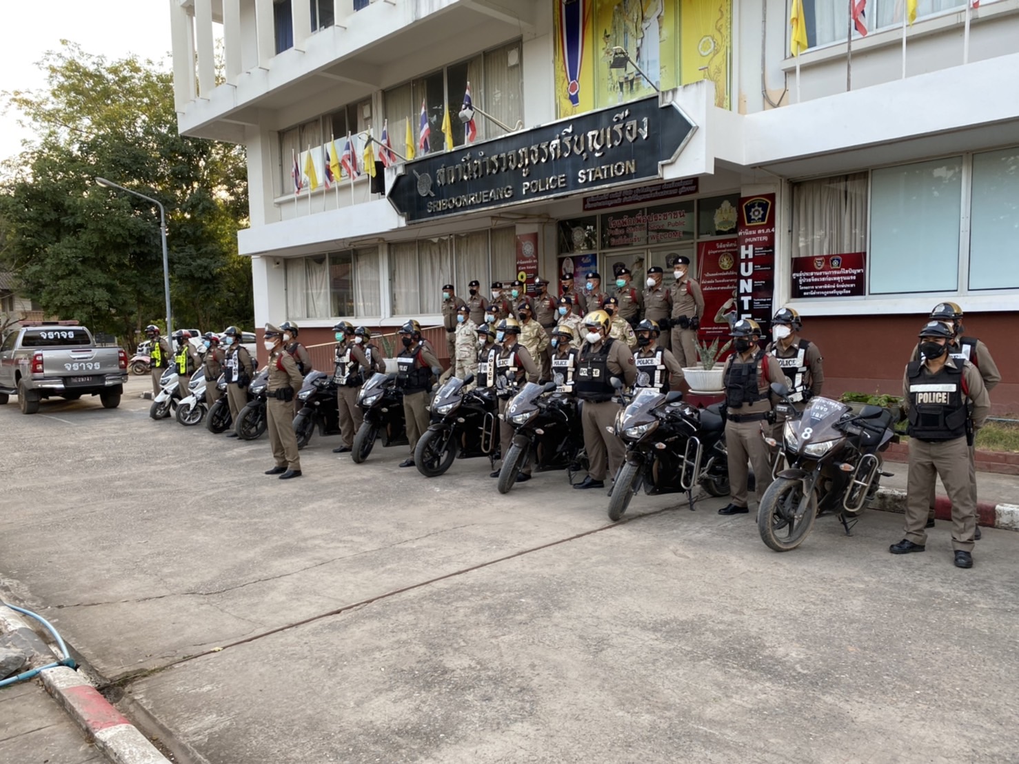 เข้มข้น อ.ศรีบุญเรือง เจ้าหน้าที่สนธิกำลังบริการพี่น้องประชาชนช่วงเทศกาลปีใหม่