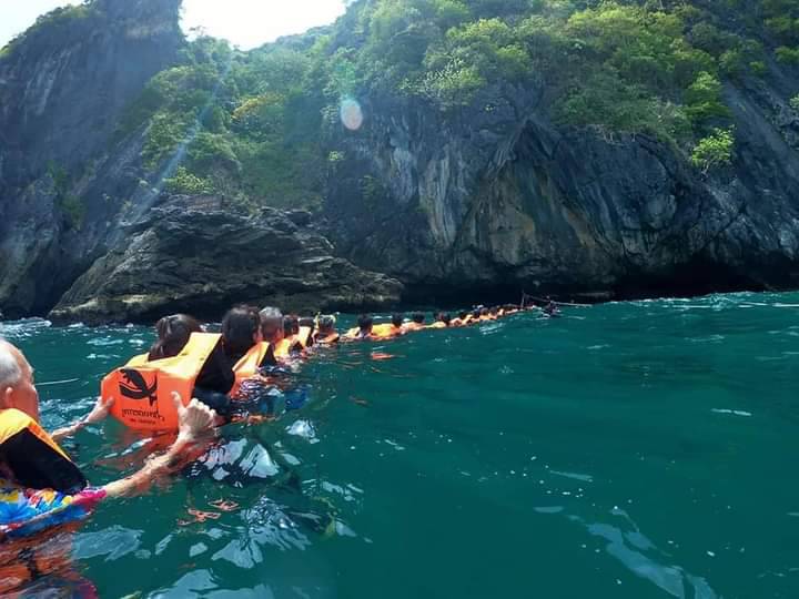 ผู้ประกอบการท่องเที่ยวตรังเฮอุทยานเปิดให้เที่ยวถ้ำมรกตตลอดปี
