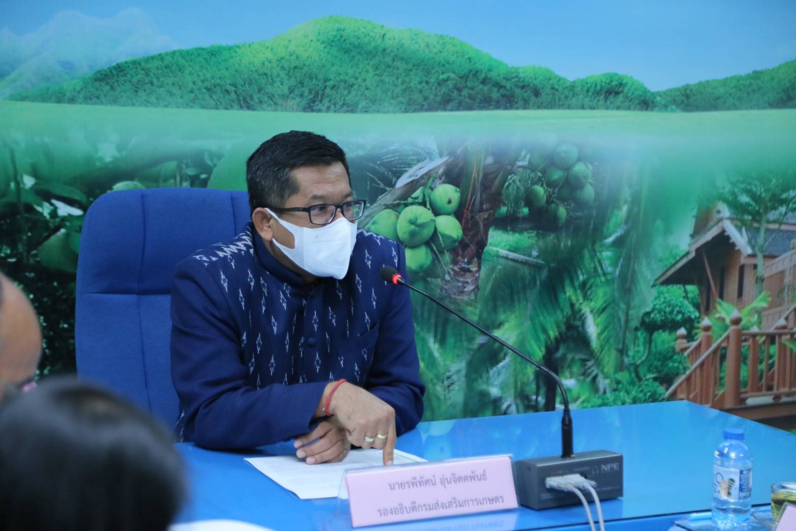 กรมส่งเสริมการเกษตรแนะชาวสวนมะพร้าว หมั่นสำรวจแปลง หากพบการระบาดของศัตรูมะพร้าว ให้รีบกำจัดด้วยวิธีผสมผสาน