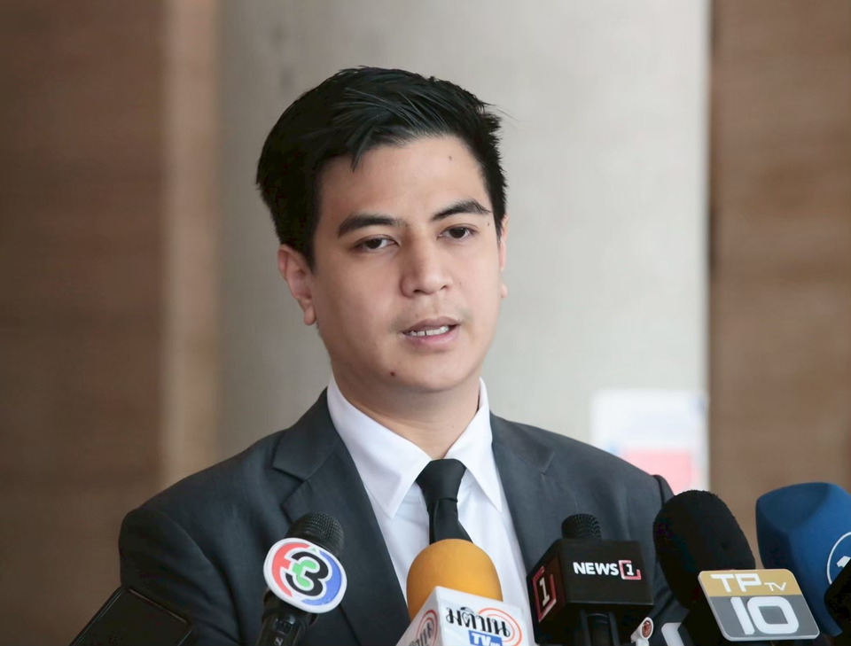 "พริษฐ์" ซัด "ภูมิใจไทย" ฉวยโอกาสคำวินิจฉัยคลุมเครือ ตัดการมีส่วนร่วมประชาชน ถามมีธงเลือกตั้งสสร.อยู่แล้วใช่หรือไม่ 