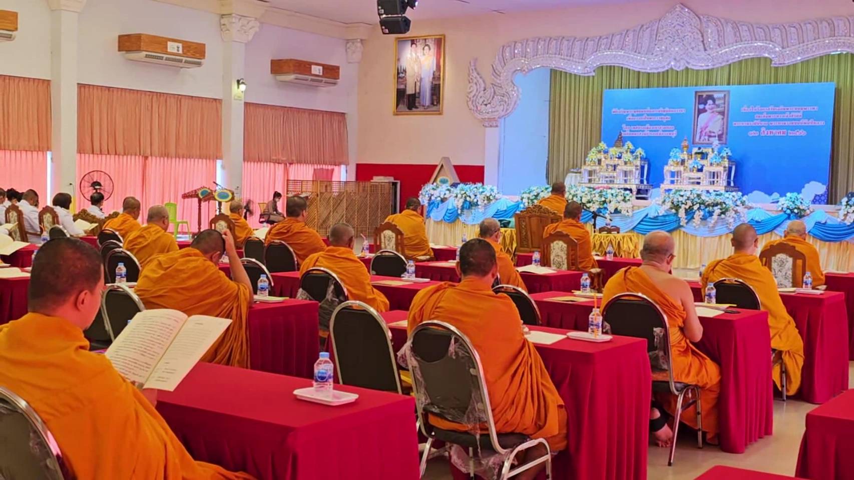 ทม.เขาสามยอด ร่วมกับ คณะสงฆ์เมืองลพบุรี สภาวัฒนธรรมฯเขาสามยอด พิธีเจริญพระพุทธมนต์ ถวายพระพันปีหลวง