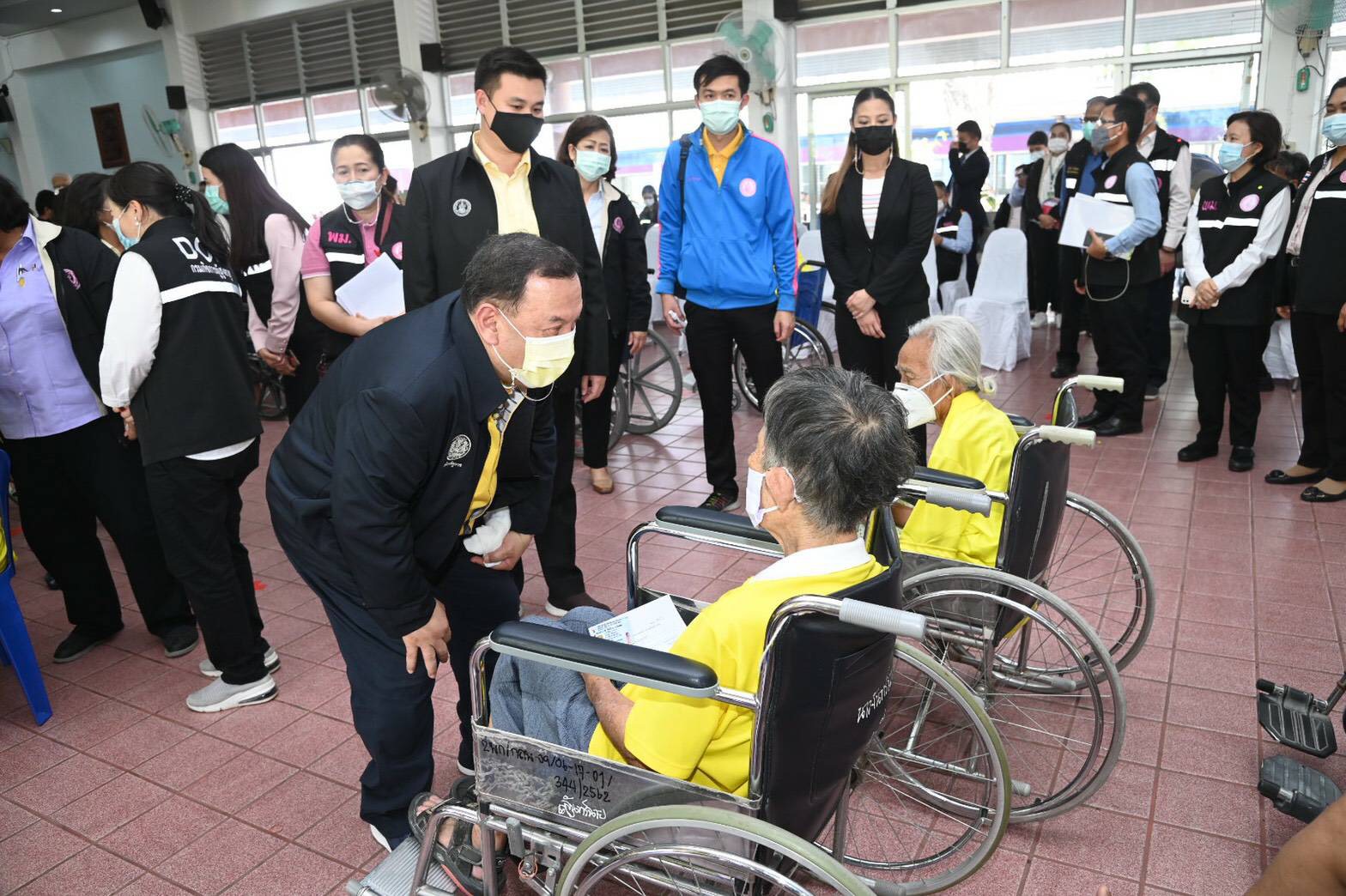 วันสุดท้าย  "เราชนะ"  รมว.จุติ  พร้อมทีมกระทรวงพัฒนาสังคมฯ  ลุยสมุทรปราการ  เก็บตกได้อีก 191 คน  