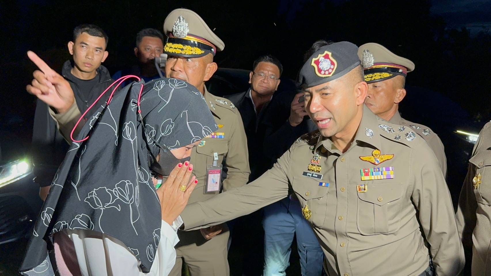 บิ๊กโจ๊ก ลงพื้นที่นราธิวาส ติดตามความคืบหน้า คดีพบศพเด็กมีร่องรอยล่วงละเมิดทางเพศ