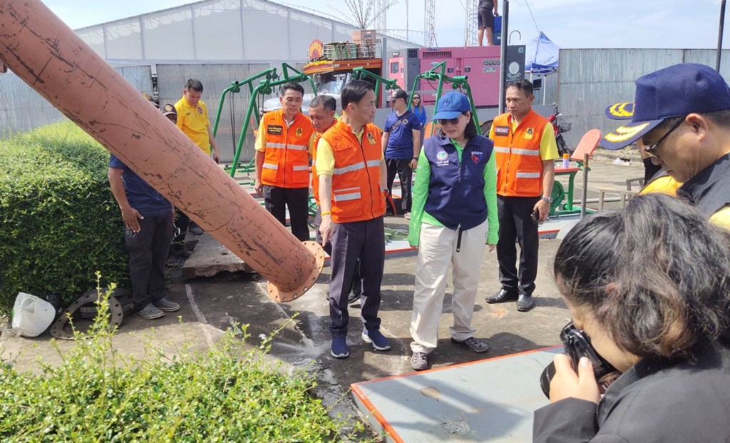 "รมช.มหาดไทย" ตรวจสถานการณ์น้ำในเขตเมืองบึงกาฬ ยังห่างจุดวิกฤต 2 เมตร