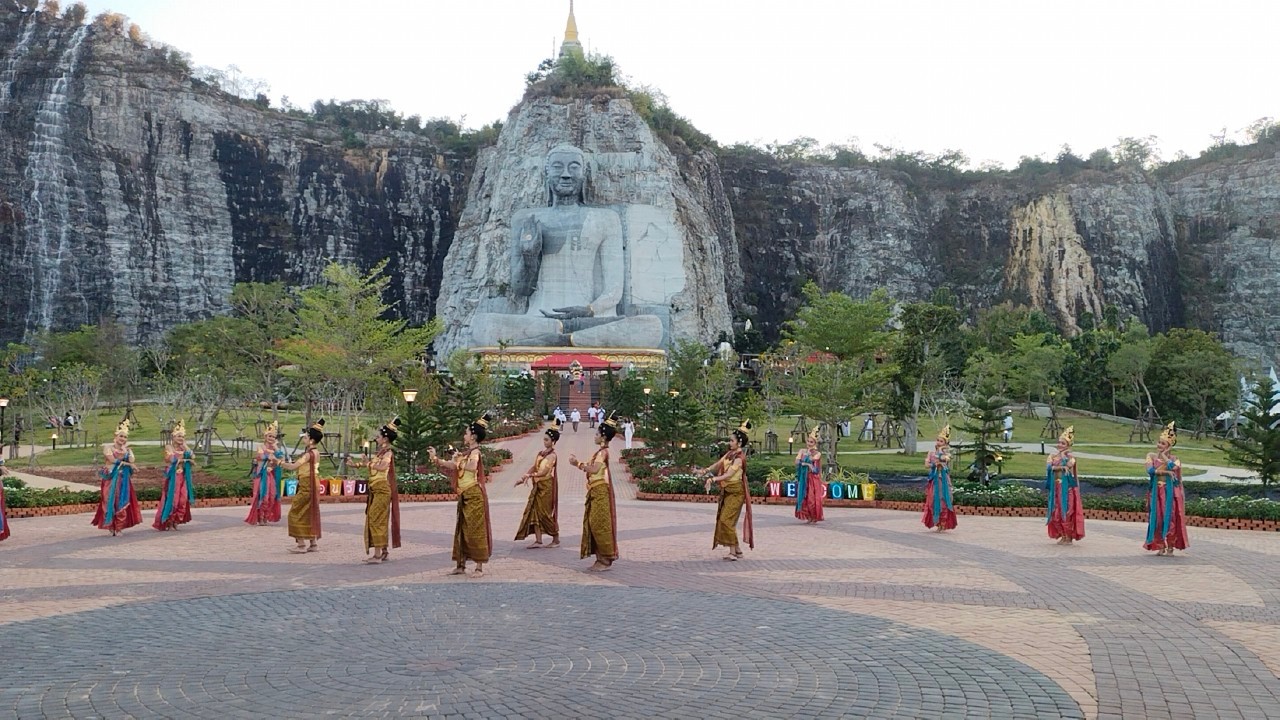 พิธีเปิดพุทธมณฑลหน้าผาแกะสลักพระใหญ่พระพุทธปุษยคีรีศรีสุวรรณภูมิ หนึ่งเดียวในไทย ยิ่งใหญ่ในโลก