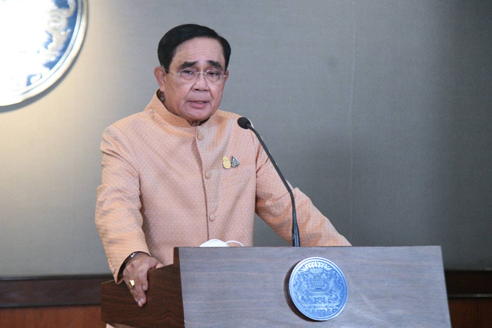 “บิ๊กตู่” โต้ข่าวไทยโดนนักลงทุนเท เผยตัวเลขศก.ครึ่งปีแรก เฉียด 7 หมื่นล้าน กำชับธปท.มหาอำนาจขึ้นดอกเบี้ยนโยบาย 