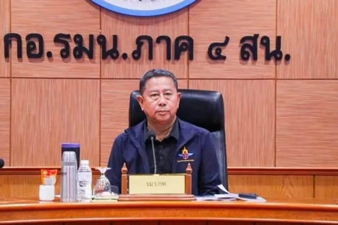 “บิ๊กดุลย์” ลงพื้นที่ชายแดนใต้ ผนึกทุกหน่วย ย้ำ “ความมั่นคงต้องคู่การพัฒนา”