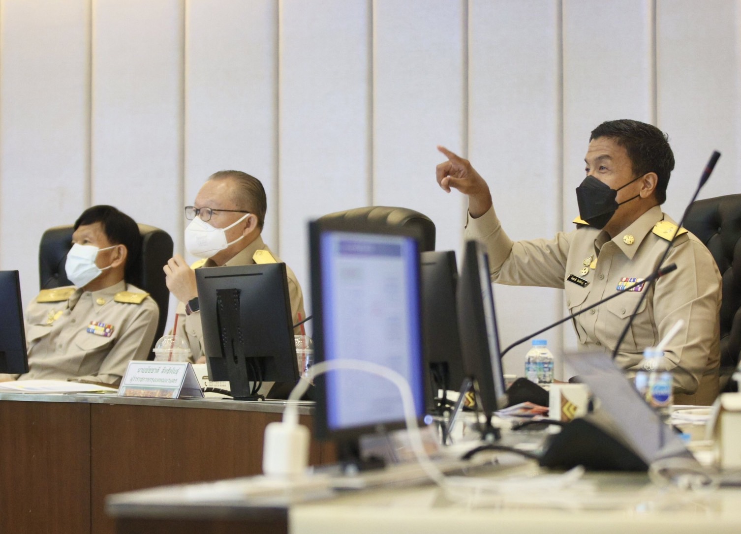 "ชัชชาติ" ร่วมการประชุมสภา กทม.นัดแรก 
