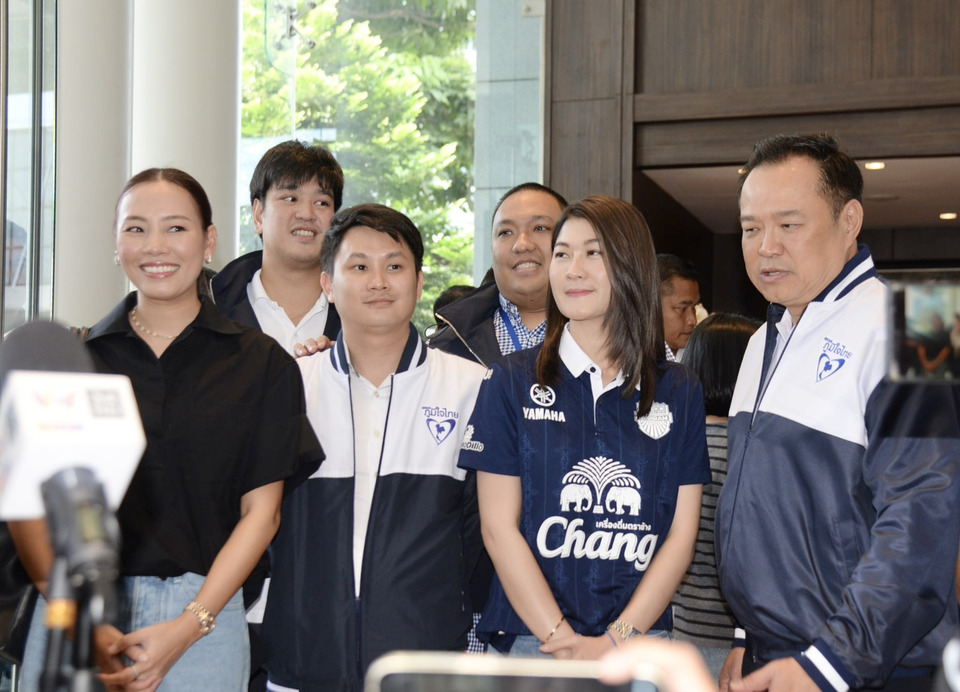 “2 สส.หญิงพท.”  เปิดตัวแล้ว ! "สรัสนันท์-สุดารัตน์” โผล่ "ภูมิใจไทย" ด้าน “เสี่ยหนู” บอก "โอเคนะ ให้ภาพเล่าเรื่อง" 