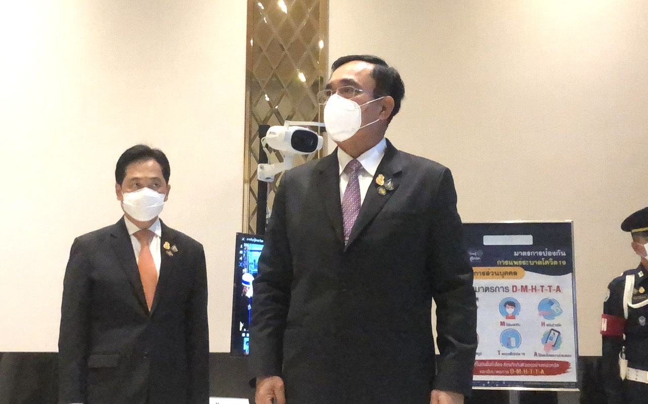 "บิ๊กตู่"เมินคนวิจารณ์ลอกคำพูด โอบามา บอก "กต." แจงแล้วไม่มีปัญหา ชี้ผู้นําแต่ละประเทศอาจมีความคิดเหมือนกันได้