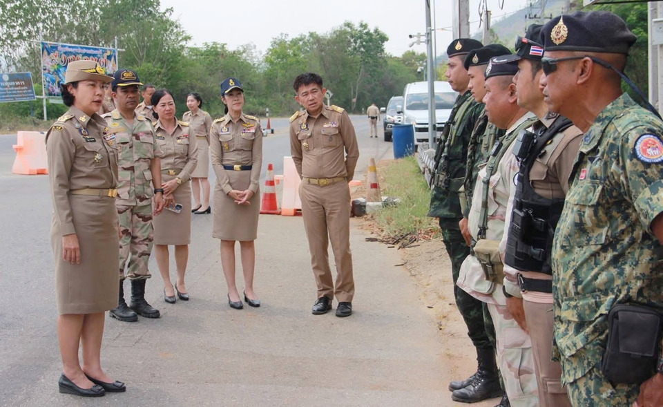 ผู้ว่าฯ กาญจนบุรี ตรวจจุดสกัดเขาหนีบ เข้มสกัดลอบเข้าเมืองผิดกฎหมาย