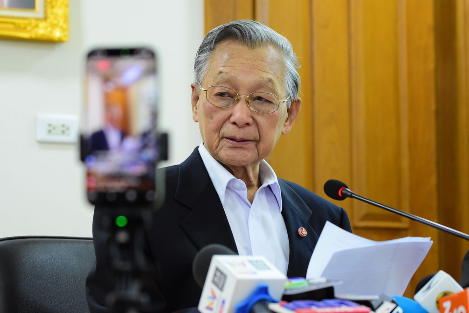 "ชวน" โต้ "พิพัฒน์" ชี้พัฒนาแบบเลือกจังหวัดคือไม่ยุติธรรม เตือนคนใต้คิดให้รอบ