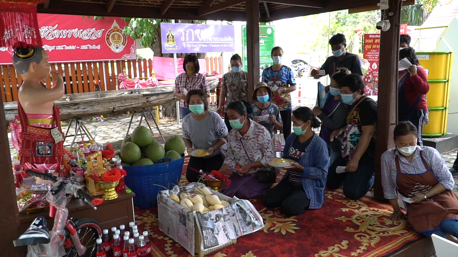 แก้บนอินเทรนด์ถวายข้าวเหนียวมะม่วงตามกระแสฟีเวอร์ 