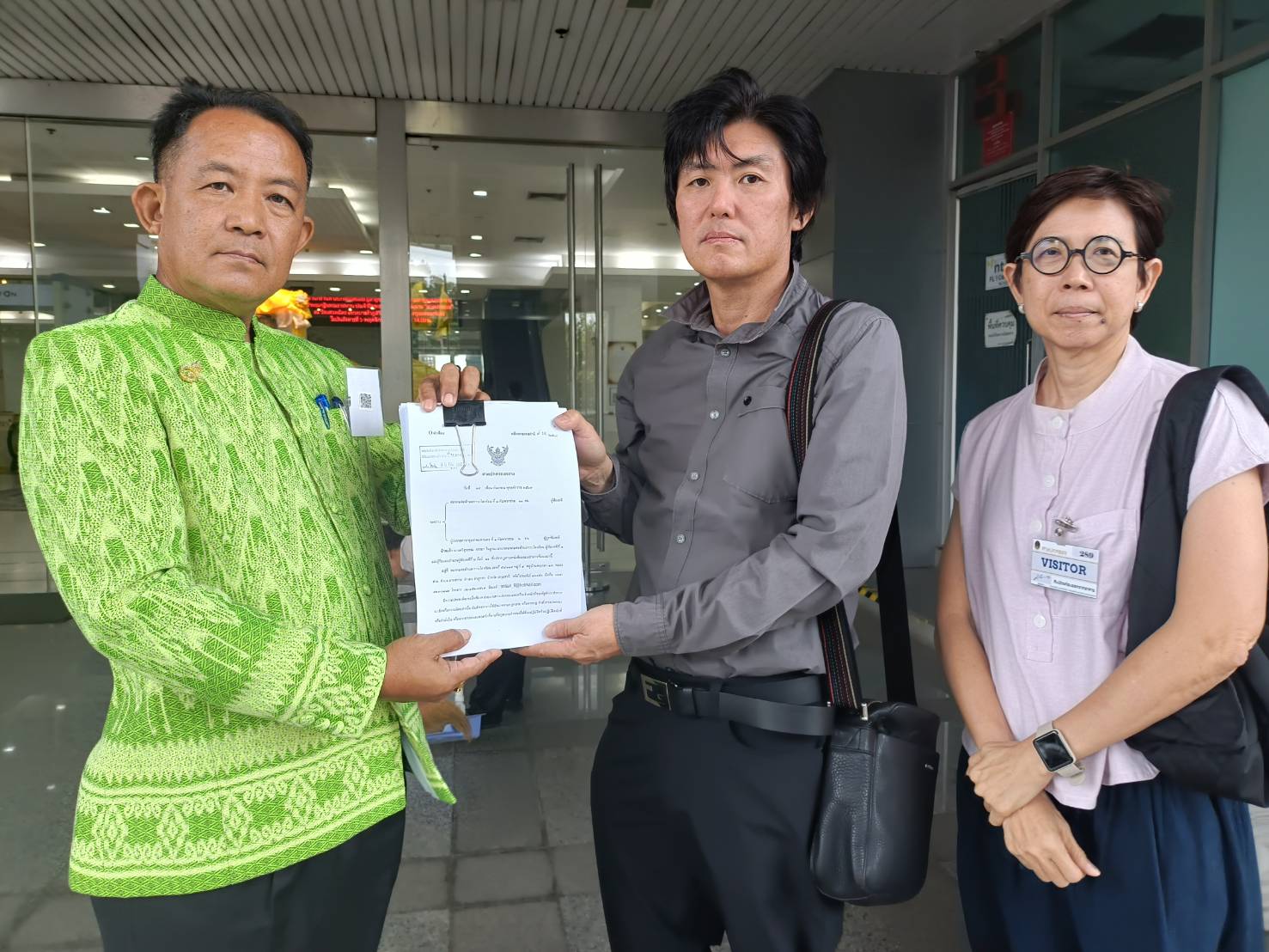 "ศรีสุวรรณ" นำชาวคลองมหาสวัสดิ์ฟ้องผู้ว่าฯกทม.-ผอ.โยธาเรียกค่าเสียหายกว่า 4 ล้าน