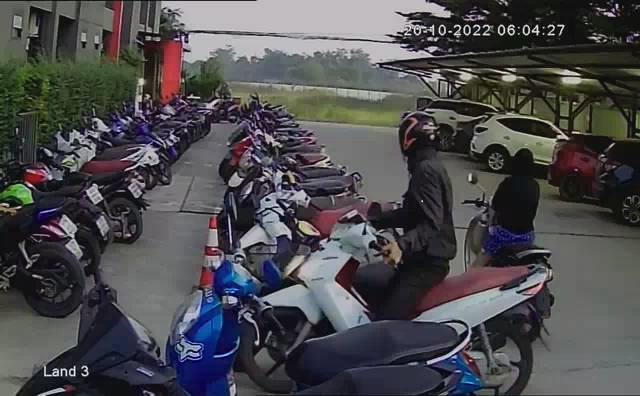 ปทุมธานี แม่ นศ.สาววอนตำรวจรีบจับโจรขโมยจยย. หายไปแล้วหลายคัน