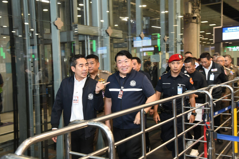 “สิริพงศ์-ภัทรพงศ์” ลงพื้นที่สนามบินสุวรรณภูมิ แก้ปัญหาความแออัดระยะสั้น-กางแผนดันสุวรรณภูมิ สู่ Aviation Hub