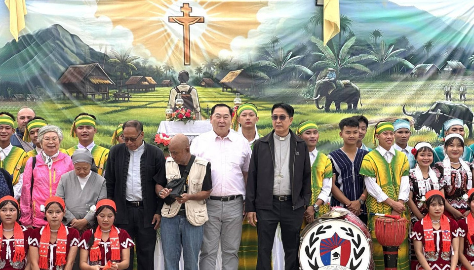 “นายกเคี้ยง” เบอร์ 2 เขต 2 พรรคกล้าธรรม ร่วมงาน 50 ปี บาทหลวงกียู ผู้ทุ่มเทเพื่อชาวปากะญอ