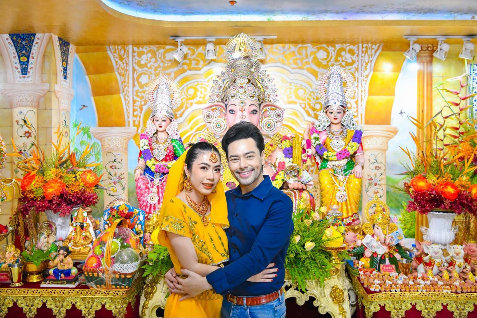“บอล คเณศอินทร์ศวร” เปิดเทวาลัยต้อนรับ “ทอฝัน-ไอณัฐชา” รำบวงสรวงถวาย “พิฆเนศร์ดั๊กดูเสฐ” จากประเทศอินเดีย