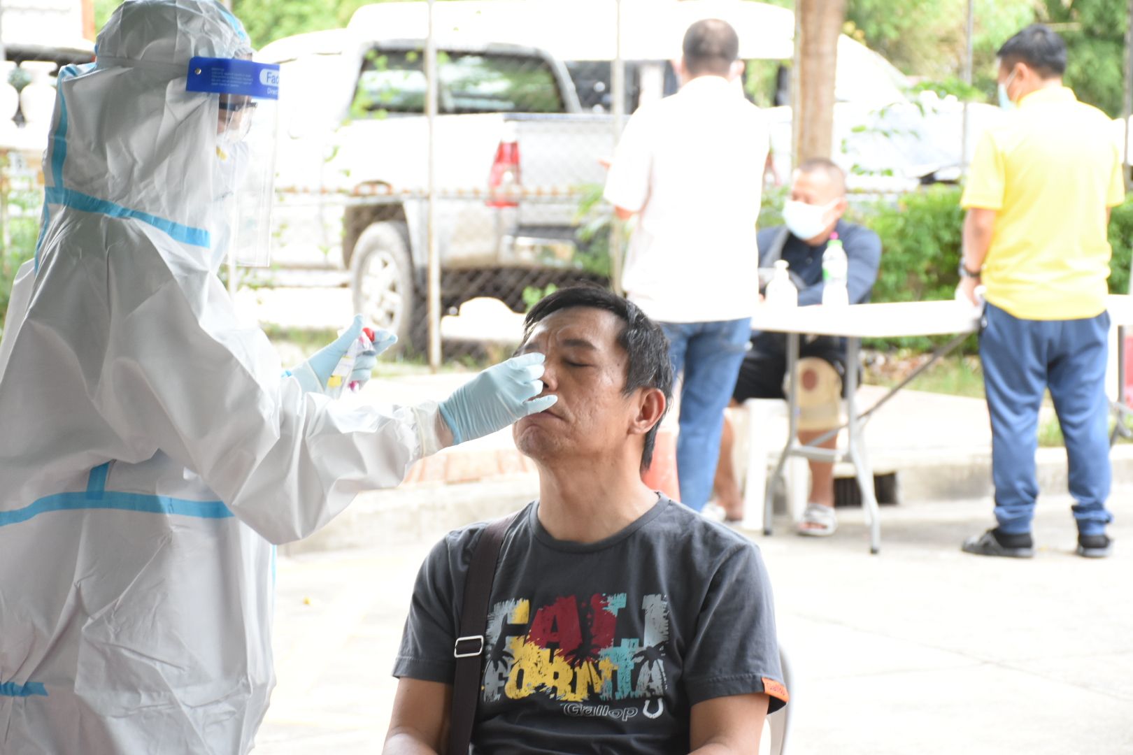 ผกก.วังทองหลาง ประสานเจ้าหน้าที่กรมอนามัยฯตรวจโควิดฝ่ายสืบสวน