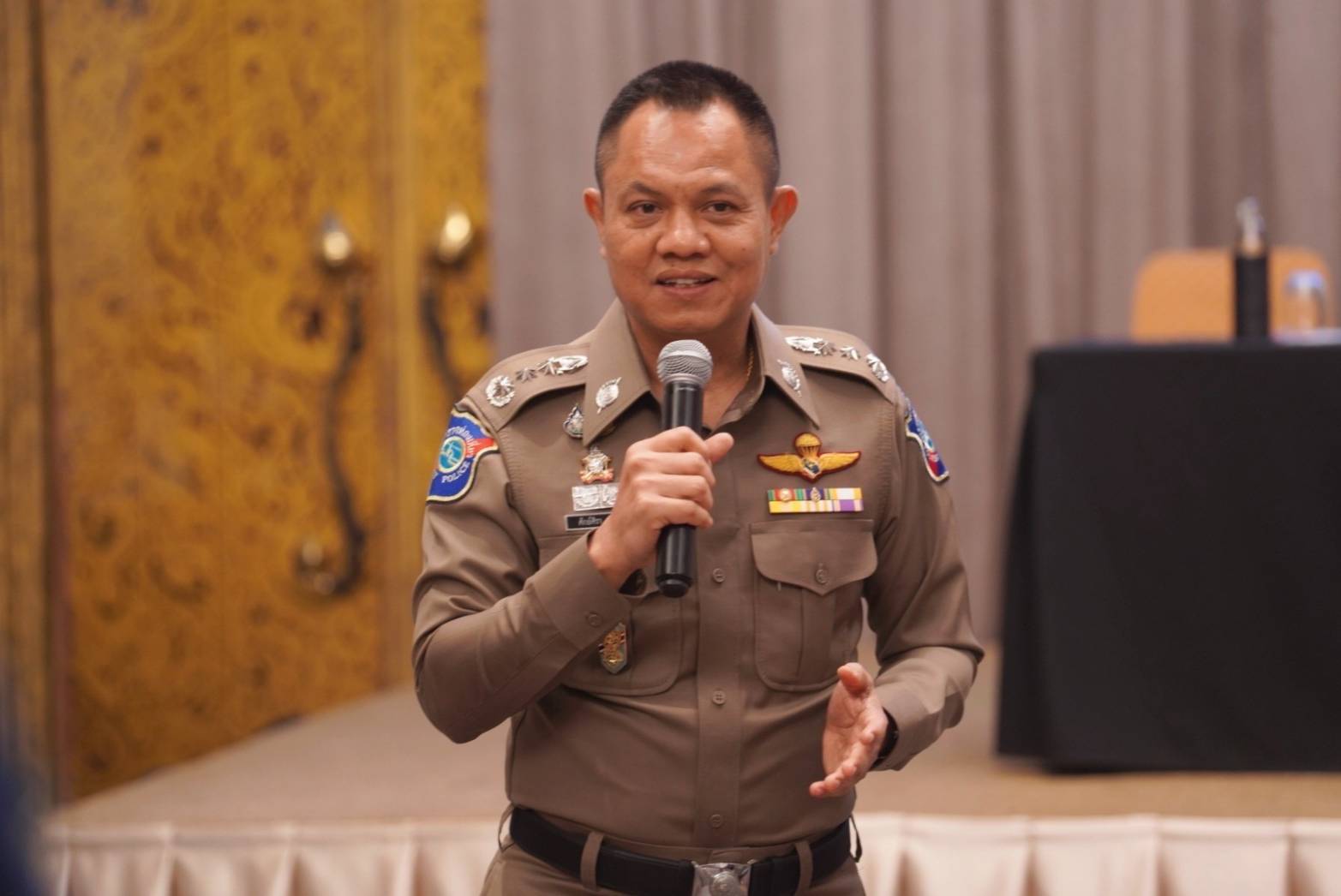 ตำรวจท่องเที่ยวติวเข้มเปิดอบรมพนักงานโรงแรมเป็นอาสาร่วมรักษาความปลอดภัย