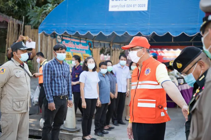 ผู้ว่าฯสุโขทัย เน้น จนท.ประจำด่าน เข้มขับขี่ปลอดภัยลดอุบัติเหตุช่วงเทศกาลปีใหม่ พร้อมตั้งจุดคัดกรองป้องกันโควิด