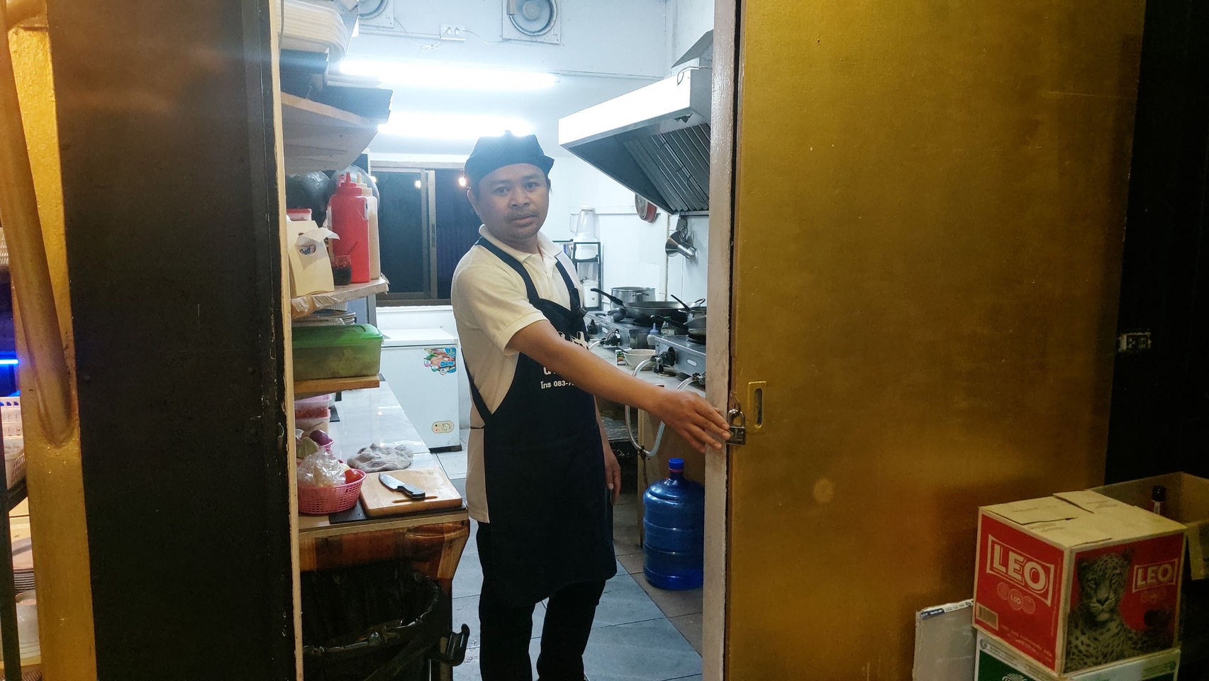 ขโมยยันไข่ไก่ เจ้าของร้านอาหารร้องสื่อโจรชุม วอนตำรวจจับคนร้าย 