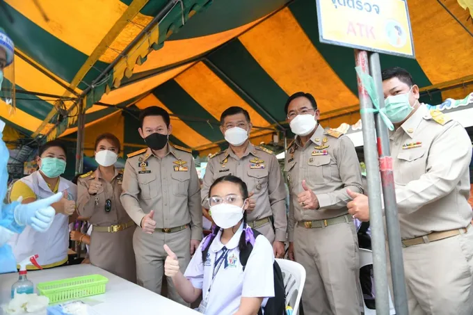 เปิดเทอมวันแรก รองผู้ว่าฯกทม.ตรวจรร.มัธยมฯในสังกัดเปิดเรียน On-site