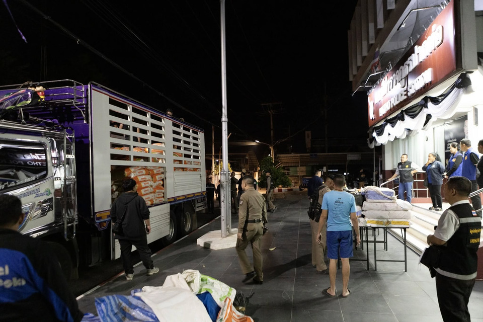 ข้าวสารบังหน้าไม่เนียน ปส.สกัดรถ 10 ล้อ ยาบ้า-เฮโรอีนทะลุ 100 ล้าน