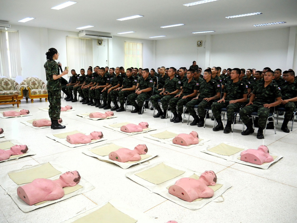 มทบ.31 มอบเครื่อง AED หน่วยฝึกทหารใหม่ค่ายจิรประวัติ พร้อมซ้อมแผนฉุกเฉินเพิ่มความปลอดภัย