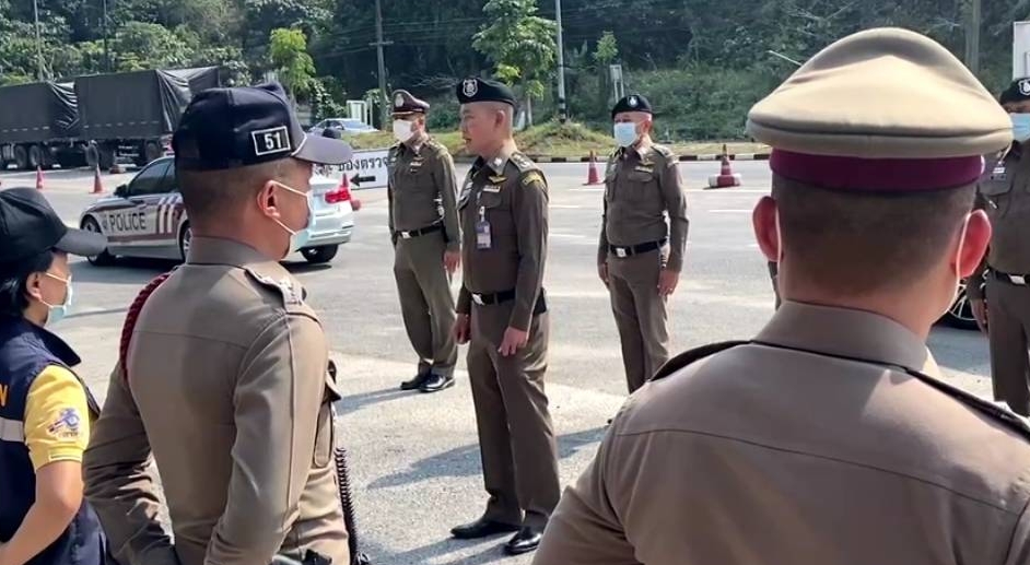 ผบช.สตม. ลงพื้นที่ชายแดนแม่สาย หลังม็อบท่าขี้เหล็กวุ่นหนักในเมียนมา หวั่นต่างด้าวทะลักเข้าไทยโควิดระบาด