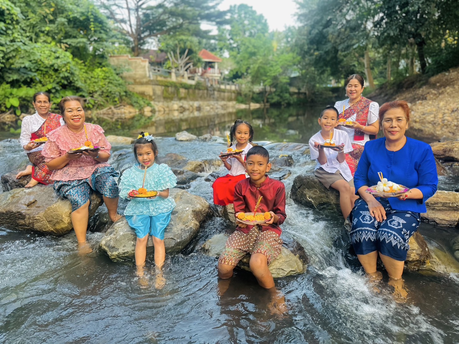 ลอยกระทงใบไม้ บูชาลำตะคอง ป่าต้นไม้แห่งเขาใหญ่ สืบสานอนุรักษ์ธรรมชาติ แม่น้ำลำคลอง