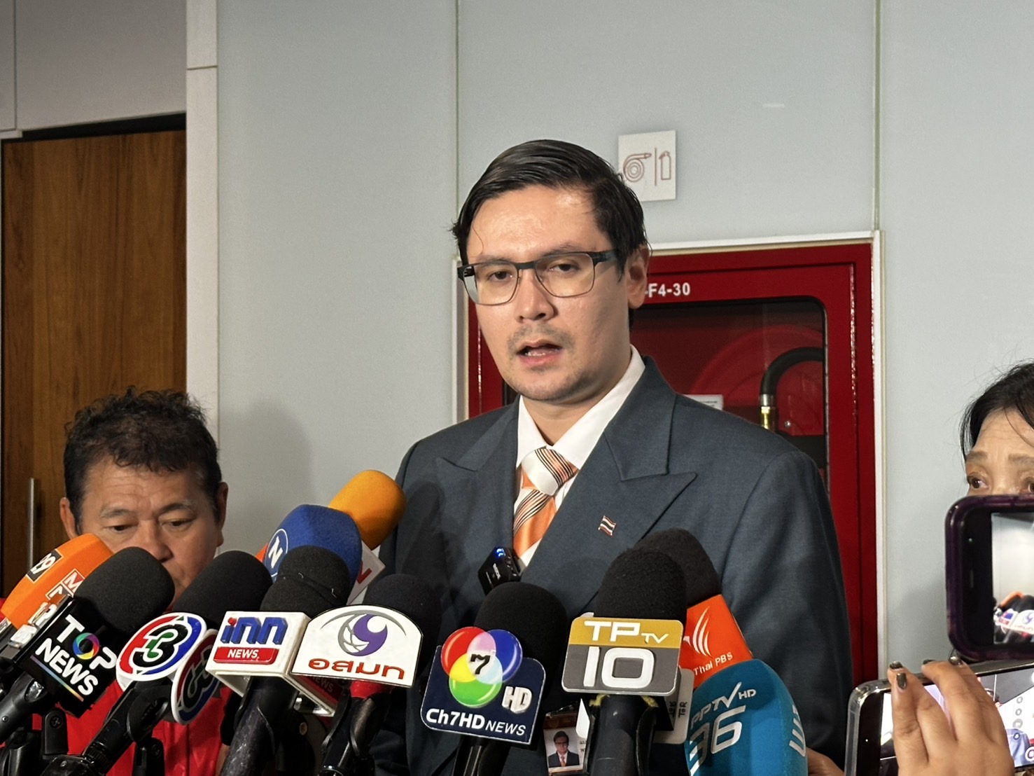 “รังสิมันต์” ประนาม “รัฐบาลกัมพูชา” ก้าวร้าว ยั่วยุใช้อาวุธ หวังดึงไทยไปศาลโลกให้ได้ แนะไทยตอบโต้เหมาะสม 