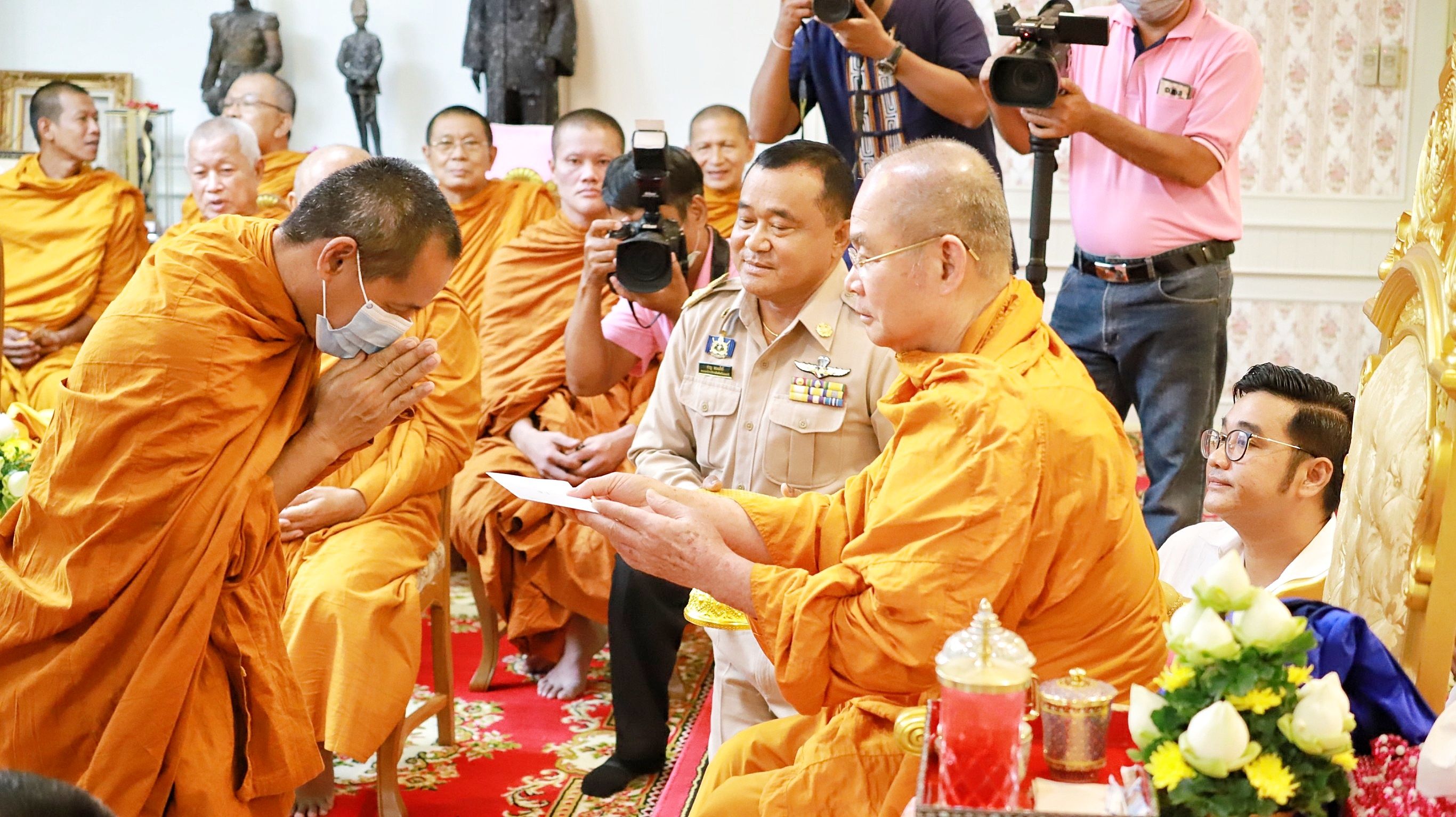 อบจ.ปทุมธานี มอบเงิน99ล้านเพื่อบูรณปฎิสังขรณ์ศาสนสถาน 132 วัด ที่ได้รับผลกระทบโควิด-19