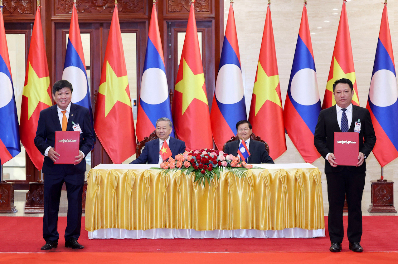 เวียตเจ็ทจับมือกระทรวงโยธาธิการและขนส่ง สปป.ลาว  ยกระดับการเชื่อมต่อและการขนส่งทางอากาศ 