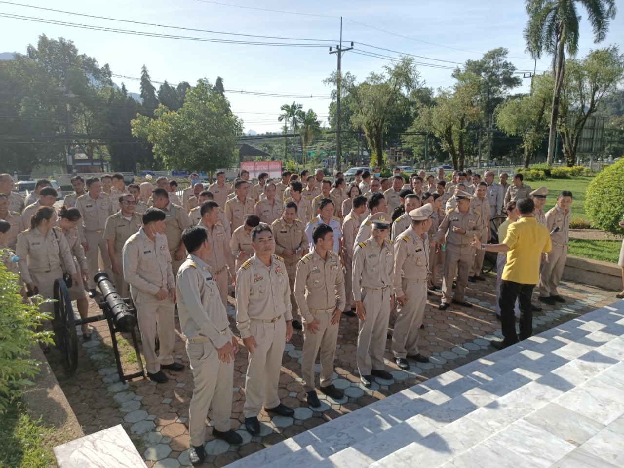 ชาวพังงารวมพลังหน้าที่ว่าการอำเภอเมือง (หลังใหม่) ประกาศเจตนารมณ์ รวมพลัง และปฏิญาณตน
