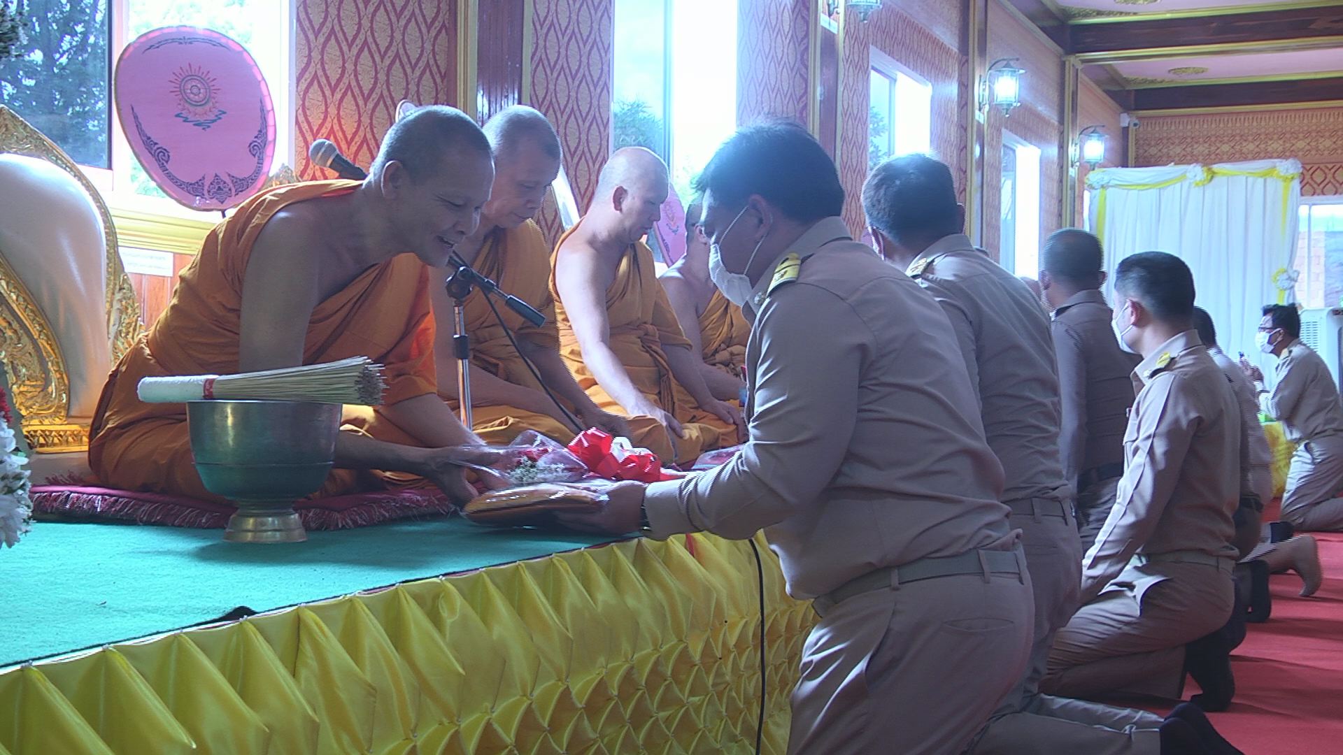 ผู้ว่าฯชัยนาทเป็นประธานพิธีสมโภชเทียนพรรษาพระราชทานทูลกระหม่อมหญิงอุบลรัตนราชกัญญา 