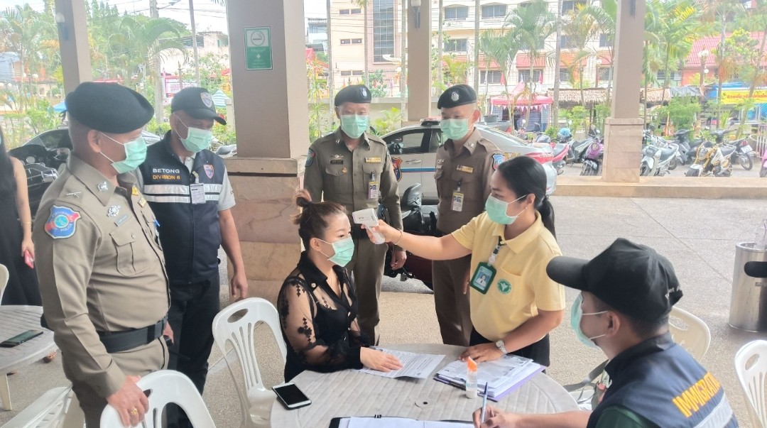 สธ.ด่านควบคุมโรคติดต่อระหว่างประเทศเบตงร่วม ตม.เบตงคุมเข้มคัดกรองชาวจีนสกัดไวรัสโคโรน่าจากอู่ฮั่นเข้าไทย