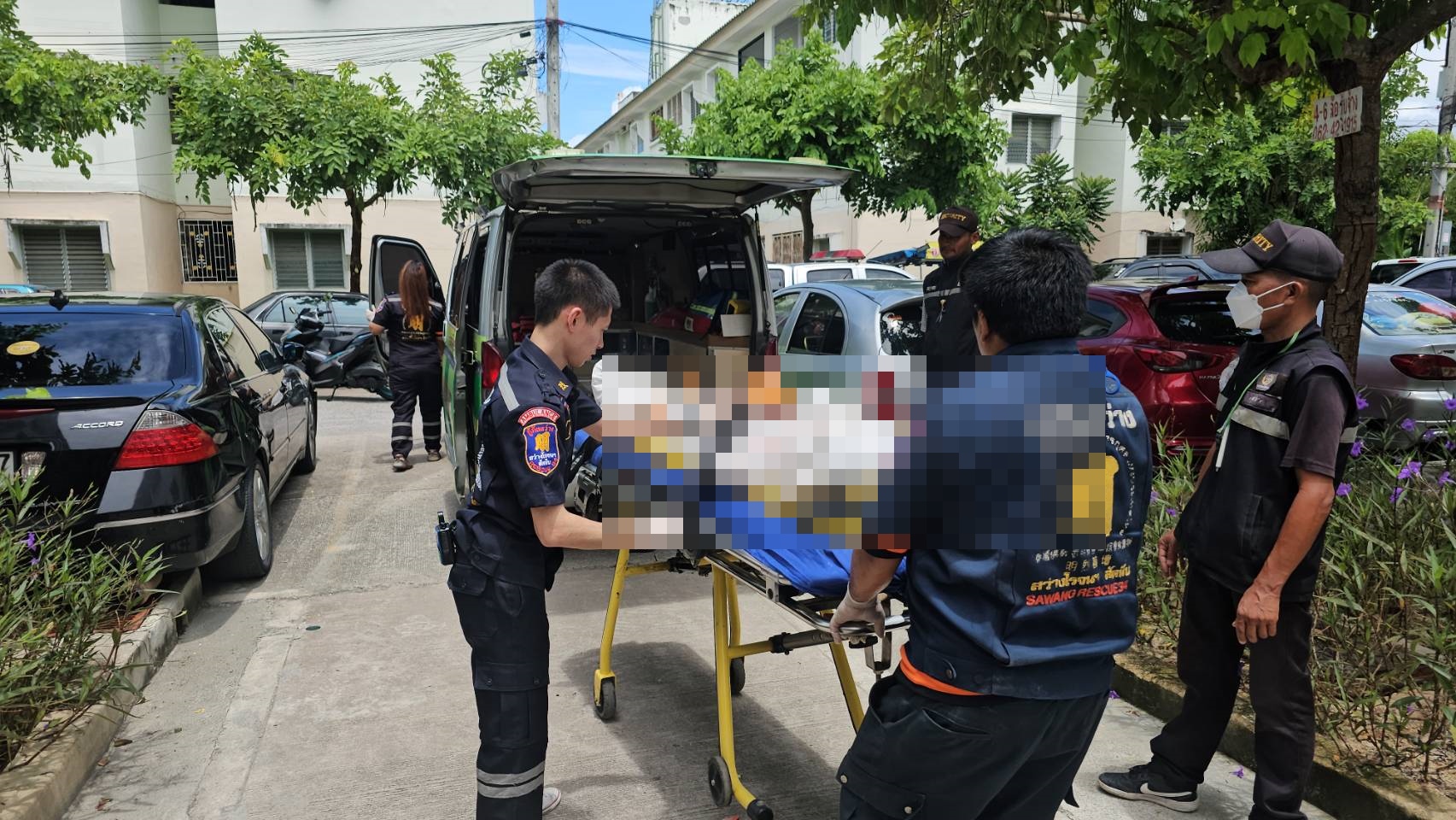 ฆ่าโหดหนุ่มวัย 24 ปีถูกปาดคอหมกห้องพักจัดฉากนอนบนเตียงเหมือนฆ่าตัวตายตำรวจเร่งหาเบาะแส 