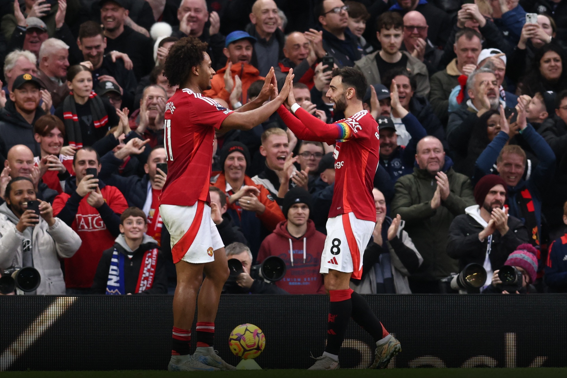“เซิร์กซี”ยิงเบิ้ล! แมนยูฯ ไล่ถลุง “เอฟเวอร์ตัน” เละ 4-0 ขยับขึ้นที่ 9 ศึกพรีเมียร์ลีก อังกฤษ
