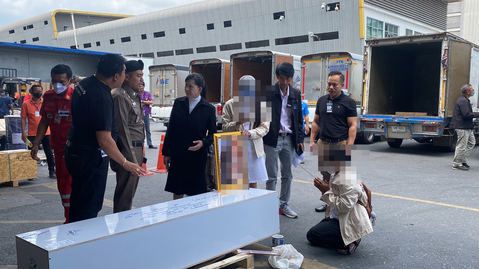 "ปวีณา"พาญาติเดินทางมารับร่างสาวไทยที่ไปทำงานนวดที่เมืองดูไบแล้วเสียชีวิตปริศนา